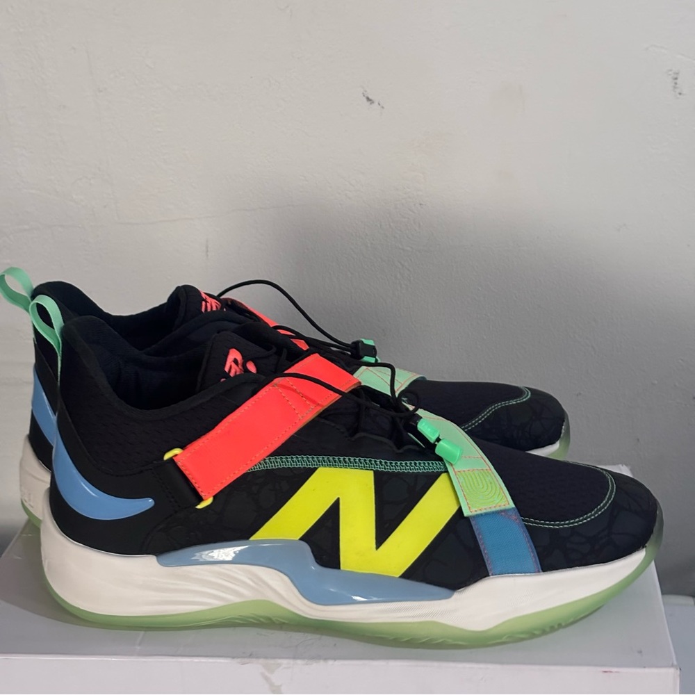 New Balance FuelCell Lindor 2 Pre-Game Shoes Men's 14 Women's 15.5 2E TLINDBK2